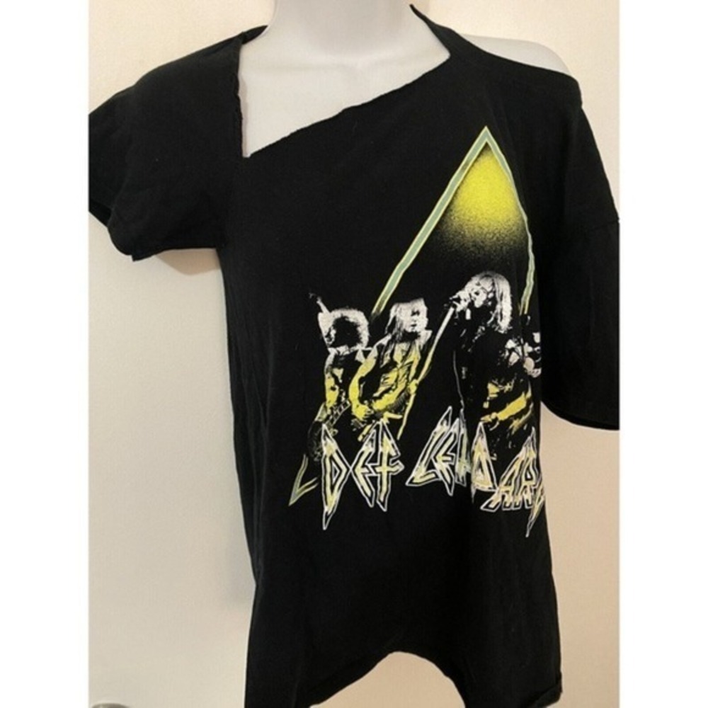 Missguided Def‎ Leopard Cut Out T-shirt Size M